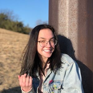 Meet your Posher, Em